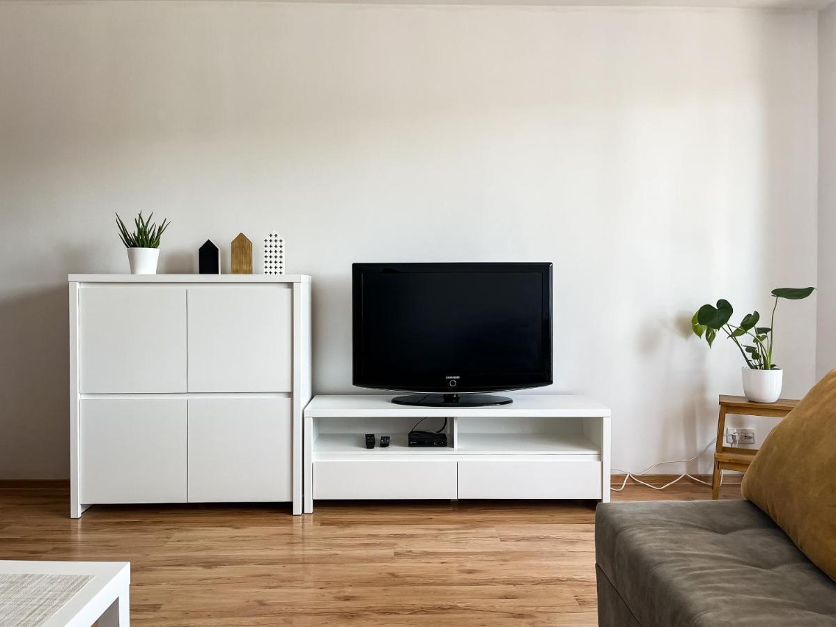 Uroczy Apartament Pod Skarpa Wadowice Luaran gambar